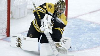 NHL: Halák priviedol Bruins k víťazstve na ľade Vegas