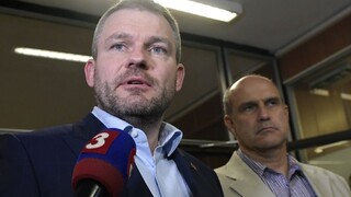 Premiér žiada pokojné zhromaždenia. Sme na rázcestí, tvrdí SaS