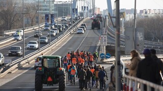 Farmári idú do štrajku, Oravec podáva na Matečnú trestné oznámenie