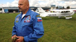 Kozmonaut Bella zabojuje o EP, kollárovci ho pridali na kandidátku