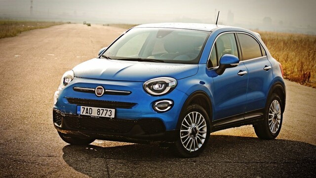 Nový Fiat 500X, Renault Kadjar a Toyota Camry