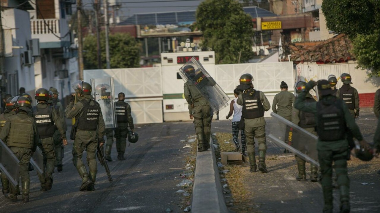 Musíme zabrániť vojenskému zásahu vo Venezuele, vyzýva EÚ