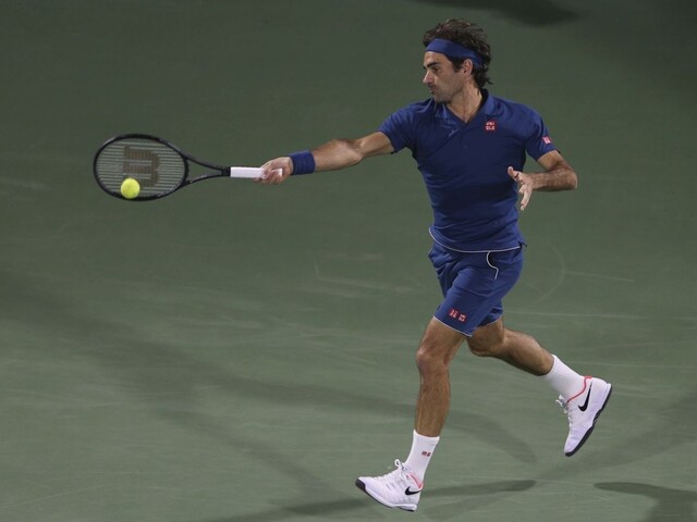 Federer vstúpil do turnaja v Dubaji víťazstvom, zdolal Nemca