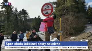 Ľudia žiadajú opäť sprístupniť cestu, obec odmieta ustúpiť
