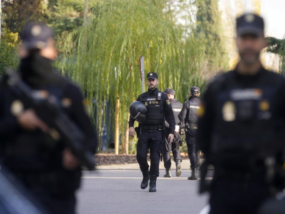 Španielska polícia rozbila gang, ktorý pašoval drogy a vydával ich za pomoc Ukrajine
