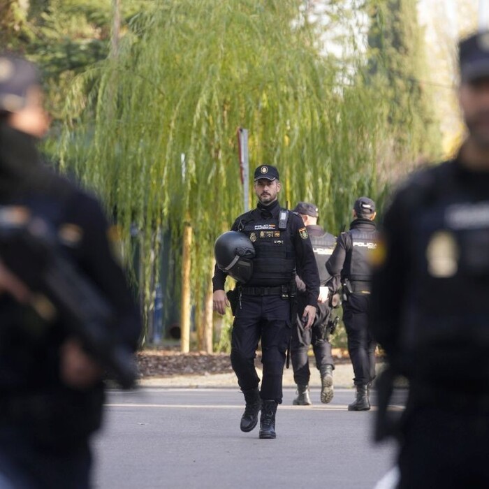 Španielska polícia rozbila gang, ktorý pašoval drogy a vydával ich za pomoc Ukrajine