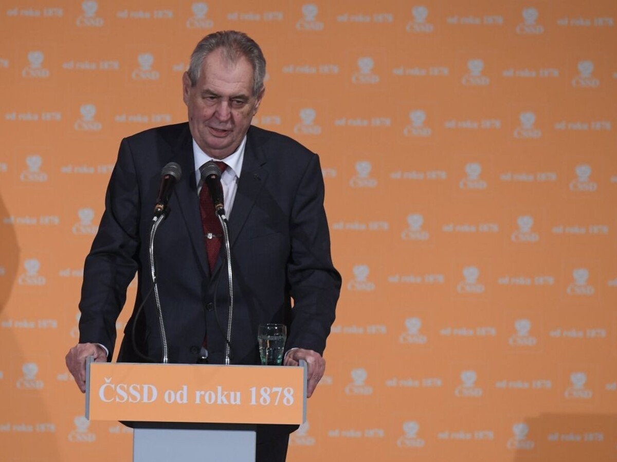 Budem vás voliť, povedal Zeman na zjazde svojej starej strany