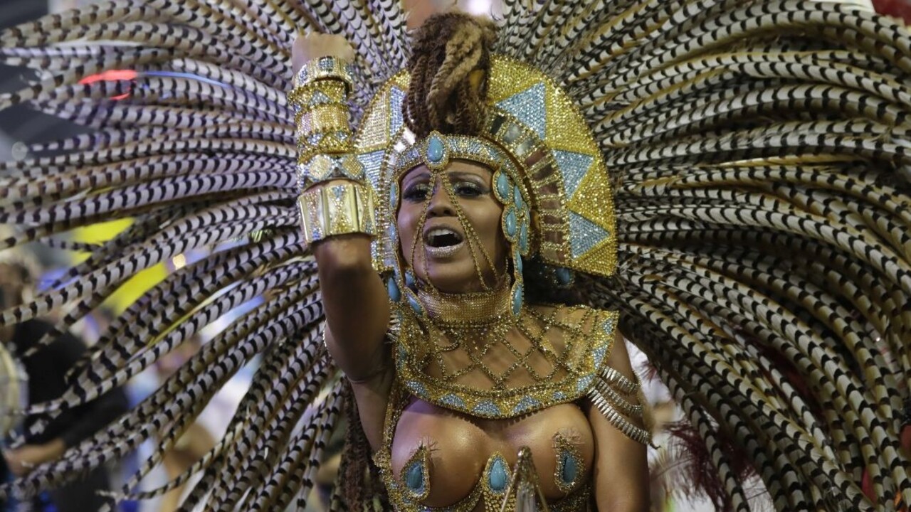 Fotogaléria: Slávny a šialený karneval v Riu otvoril kráľ Momo