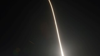 Odštartovala nová loď od SpaceX. Na palube je iba panák Ripley