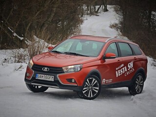 Lada Vesta SW Cross v domácom teste a Škoda Kamiq