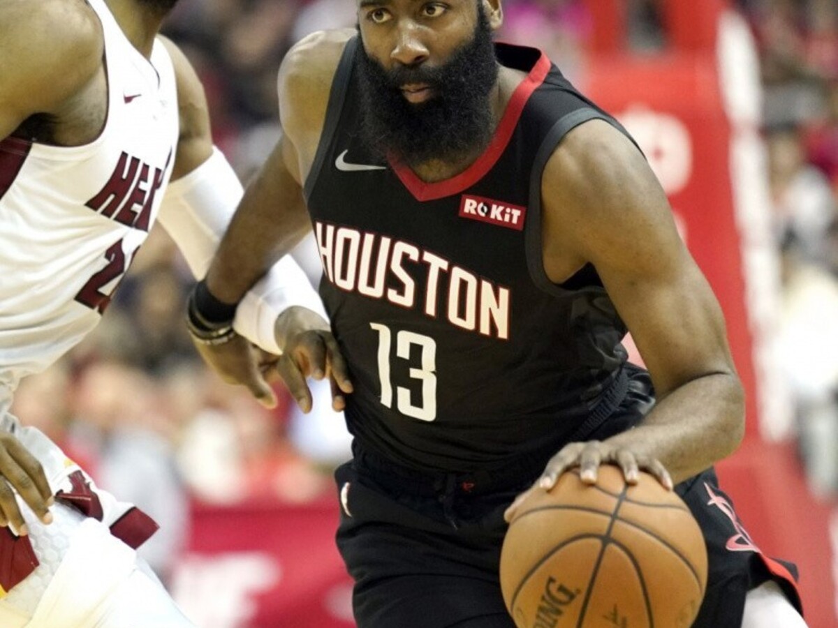 NBA: Harden priviedol Houston k triumfu, Bostonu sa nedarí