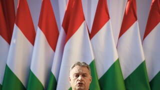 Fidesz pre protimigračnú kampaň možno vylúčia z radov ľudovcov