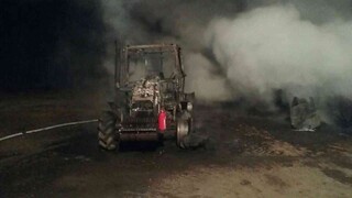 V novohradskom družstve zhoreli traktory, prípad vyšetruje polícia