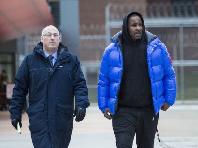 R. Kelly poskytol prvý rozhovor od obvinenia. Obťažovanie popiera