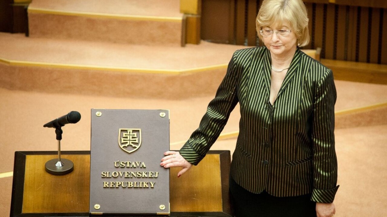 Pozemkový fond končí nájomné vzťahy s firmou spájanou s Roškovou