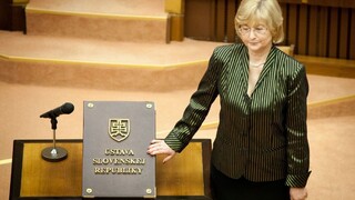 Pozemkový fond končí nájomné vzťahy s firmou spájanou s Roškovou