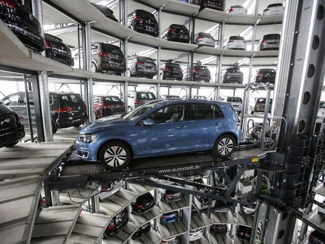 Volkswagen plánuje veľké prepúšťanie, o prácu prídu ľudia v administratíve