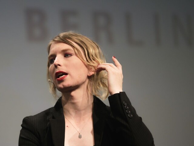 Odmietla vypovedať v prípade WikiLeaks. Vojačku opäť zatkli