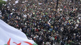 Alžírčania vyšli do ulíc, nechcú opätovnú kandidatúru Butefliku