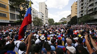 Vyhlásili stav núdze, Guaidó žiada medzinárodnú spoluprácu