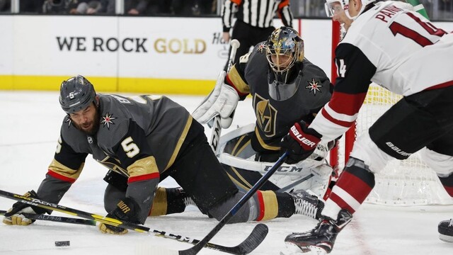 NHL: Pánik strelil gól, no jeho Arizona utrpela v Chicagu debakel