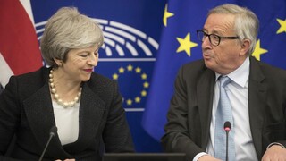 Briti dostali druhú šancu, tvrdí Juncker po dohode s Mayovou