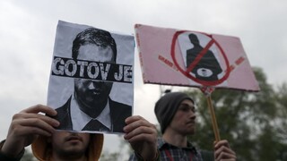 Rozhneval hlavne mladých. Protesty proti Vučićovi neutíchajú