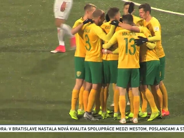 Do semifinále Slovnaft Cupu sa prebojovali Žilina so Senicou