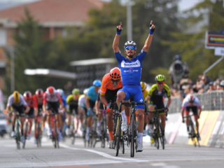 Alaphilippe triumfoval v Tirreno - Adriatico, Sagana spomalil defekt