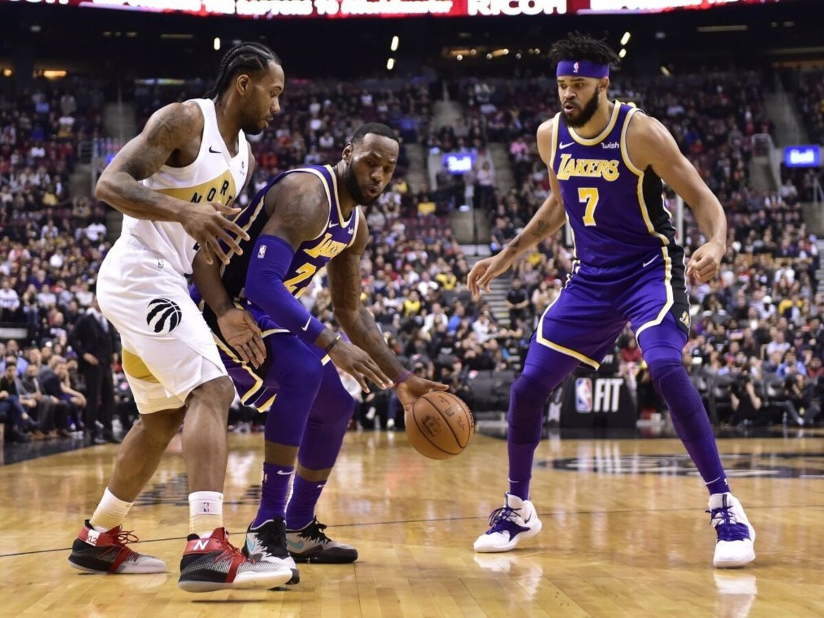 NBA: Toronto zdolalo LA Lakers. James má pred sebou výzvu