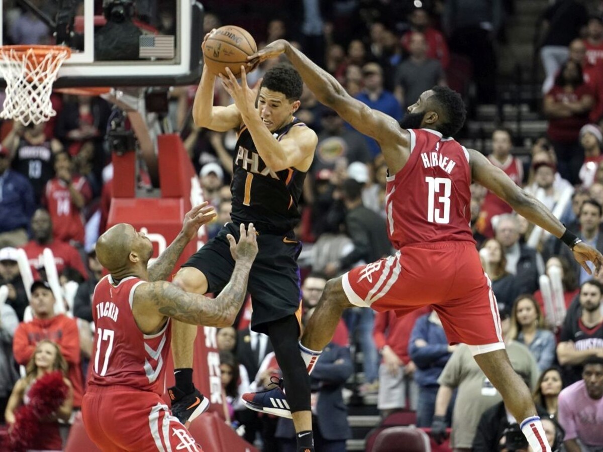 NBA: Hardenovi ušiel triple-double, Phoenix Houstonu podľahol