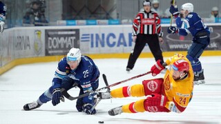 Vo štvrťfinále je stav vyrovnaný, Trenčania prehrali na domácom ľade