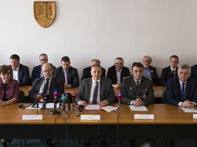 Čaputová a Šefčovič postupujú do 2. kola, potvrdila Štátna komisia