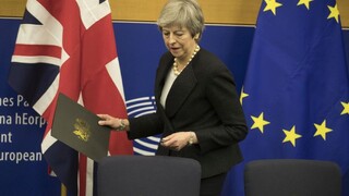 Musíme brexit schváliť ešte pred summitom EÚ, varuje Mayová