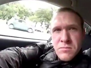 Strelec z mešít pred masakrom cestoval po svete, zmenilo ho to