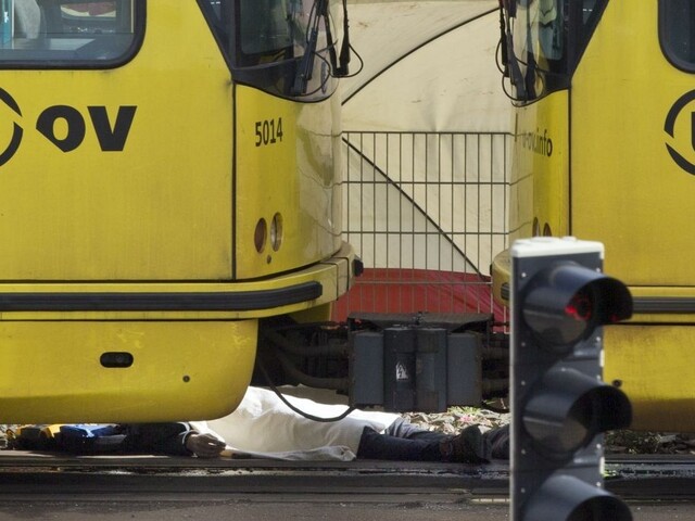 Ľudia už môžu vyjsť z budov. V Utrechte nestrieľali len v električke