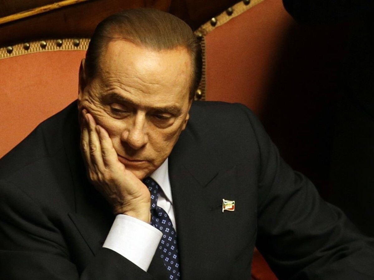 Berlusconi podstúpil operáciu. Bola dokonale úspešná, tvrdia lekári