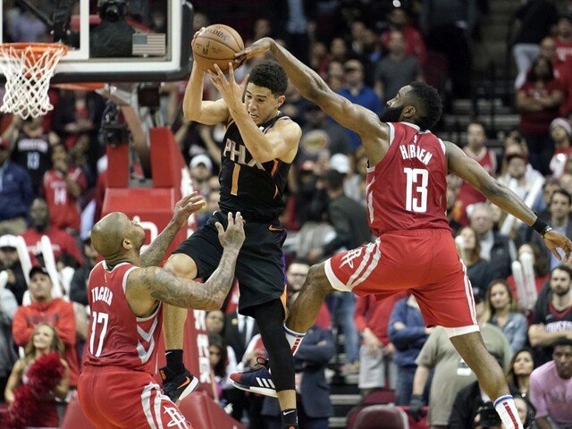 NBA: Milwaukee zdolalo Lakers, Harden získal ďalší rekord