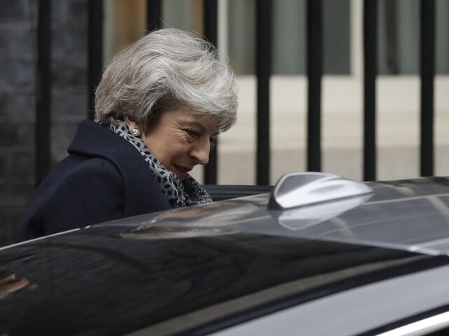Mayová požiada len o krátky odklad brexitu, tvrdia britské médiá