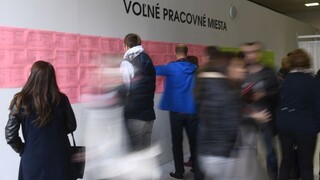 Nezamestnanosť na Slovensku mierne klesla k piatim percentám