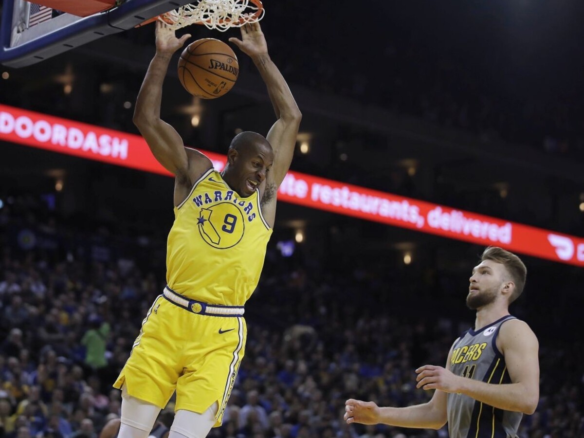 NBA: Golden State Warriors zvíťazili, šampión si drží svoju pozíciu