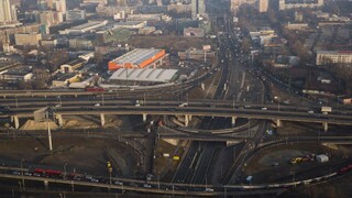 Vodičov na diaľniciach čakajú obmedzenia, časť D1 uzavrú