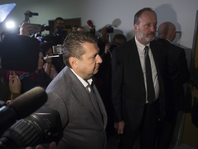 Bašternák sa zbavil majetkov, súd chce postupovať podľa zákona