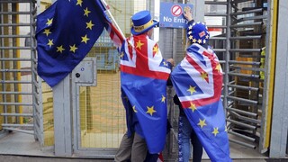 Trhy dúfajú v mäkký brexit, upokojili ich bruselské rokovania