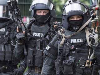 Nemecko polícia ťažkoodenci 1140 px (SITA/AP)