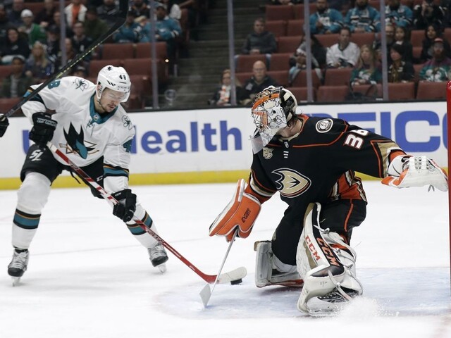NHL: San Jose prehrali piaty raz po sebe, Slováci nezasiahli