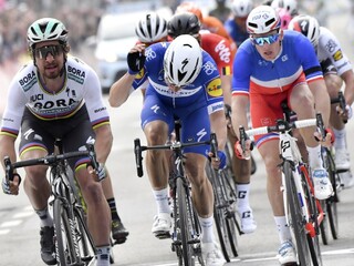 Sagan finišoval v prvej päťke. Víťazom Miláno - San Remo je Francúz