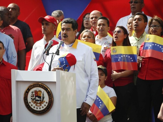 Maduro viní USA zo sprisahania, súpera nazval diabolskou bábkou