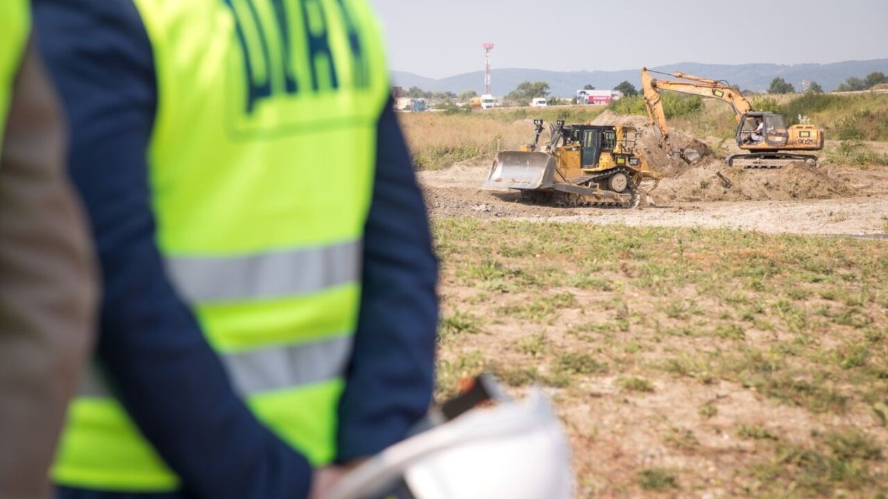 Po rozšírenej D1 budeme jazdiť neskôr. Diaľničiari prezradili termín