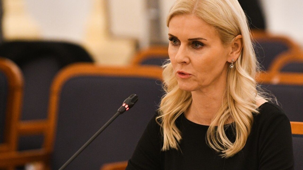Jankovská vo svojej funkcii zatiaľ nekončí, upresnil rezort